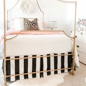 Pottery barn teen Emily & Merritt circus stripe bed skirt